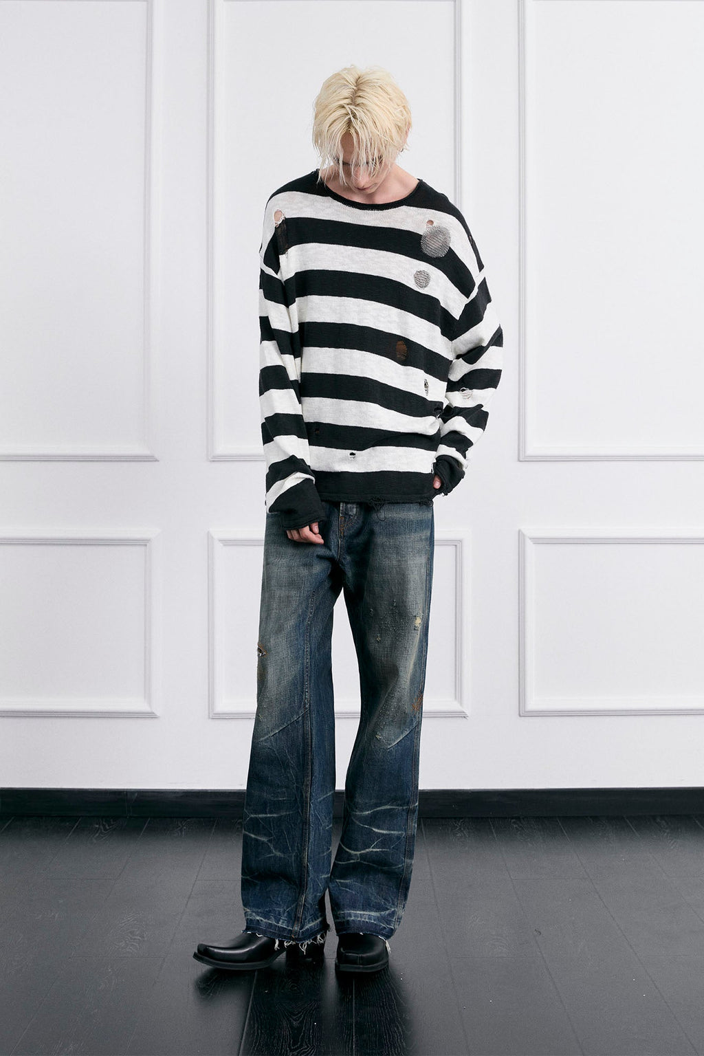FACEONLAB Grunge Distressed Straight-Leg Jeans