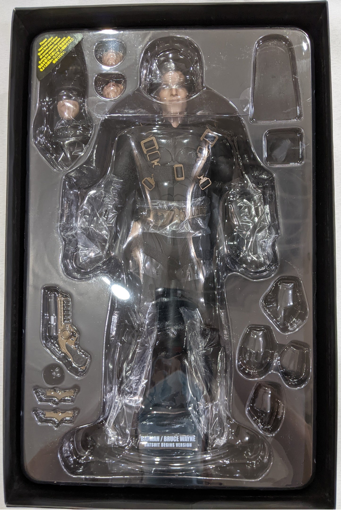 Hot Toys 1/6 Batman Begins Batman / Bruce Wayne (Batsuit Begins Ver.) Sixth Scale Figure MMS155 *Open Box*