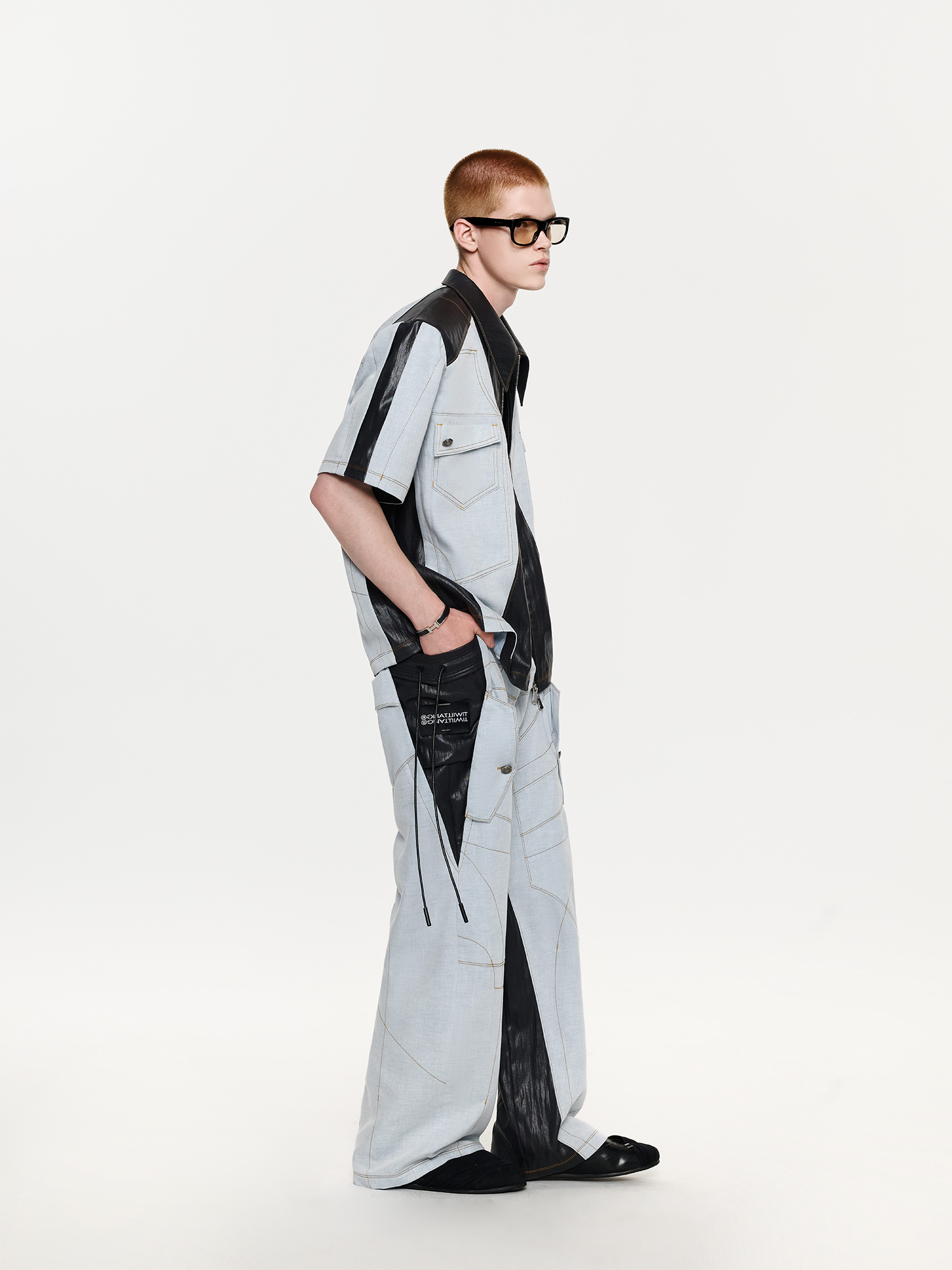 TIWILLTANG Contrast Stitch Paneled Zip-Up Half Shirt