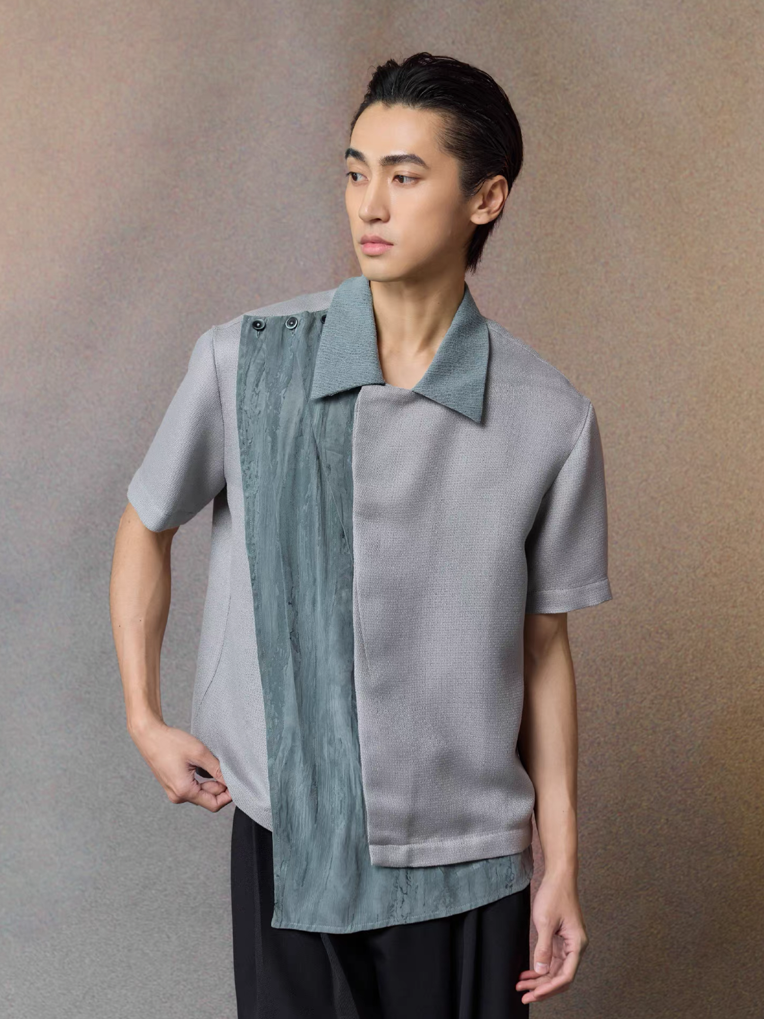 ALVNG AR ANTS Asymmetrical Contrast Spliced Linen Half Shirt