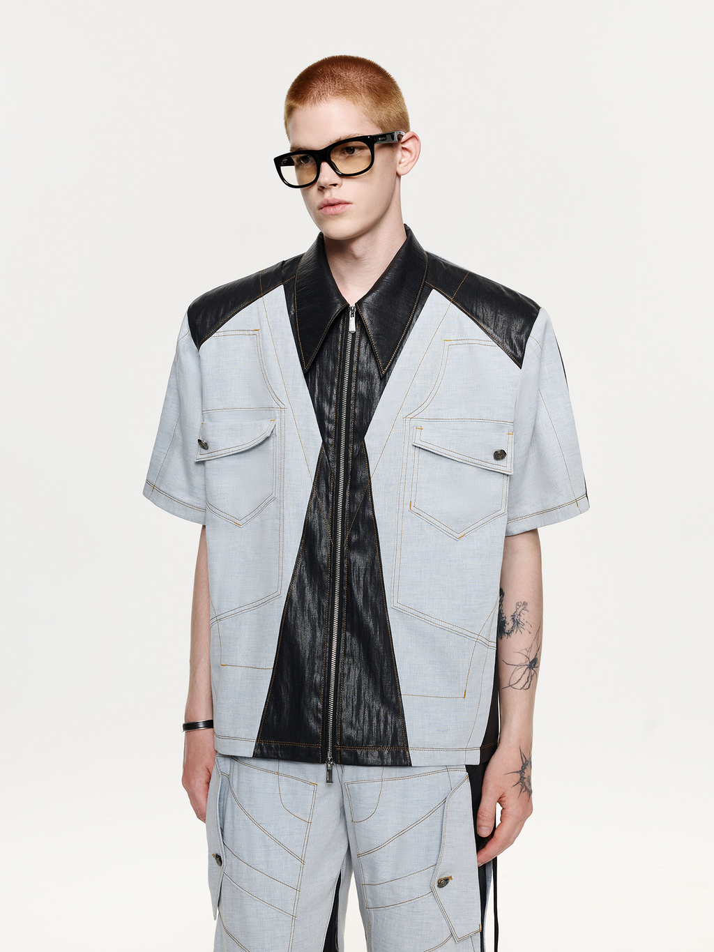 TIWILLTANG Contrast Stitch Paneled Zip-Up Half Shirt