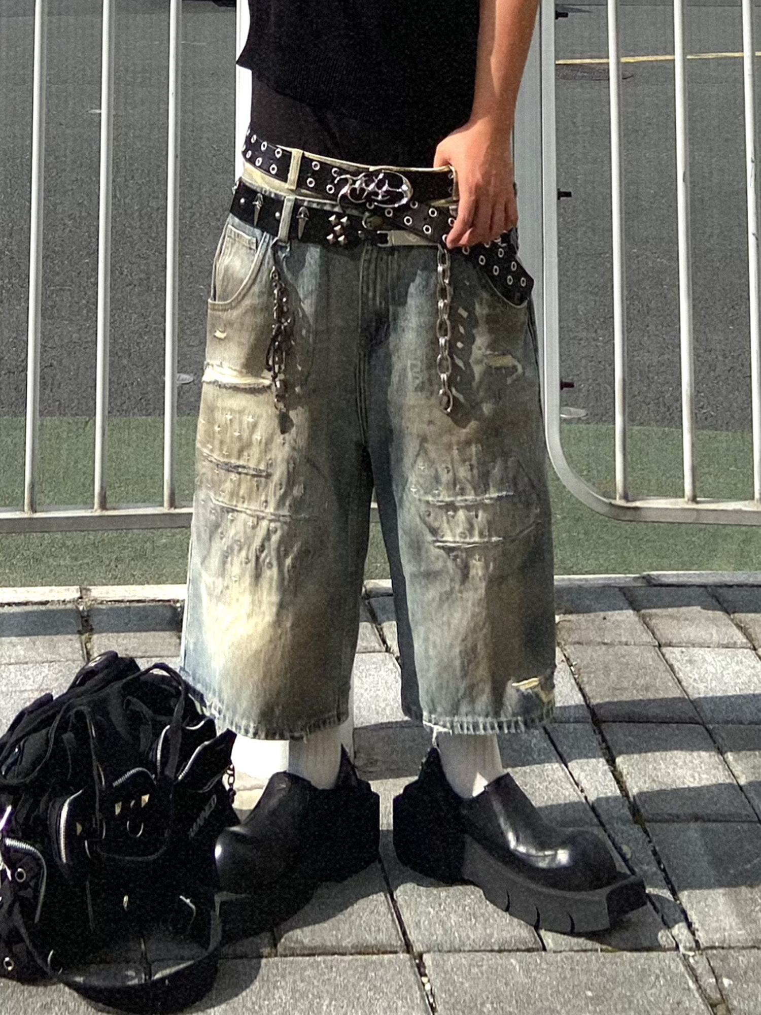 TH4SWE Double-Waist Cross Embroidered Distressed Shorts