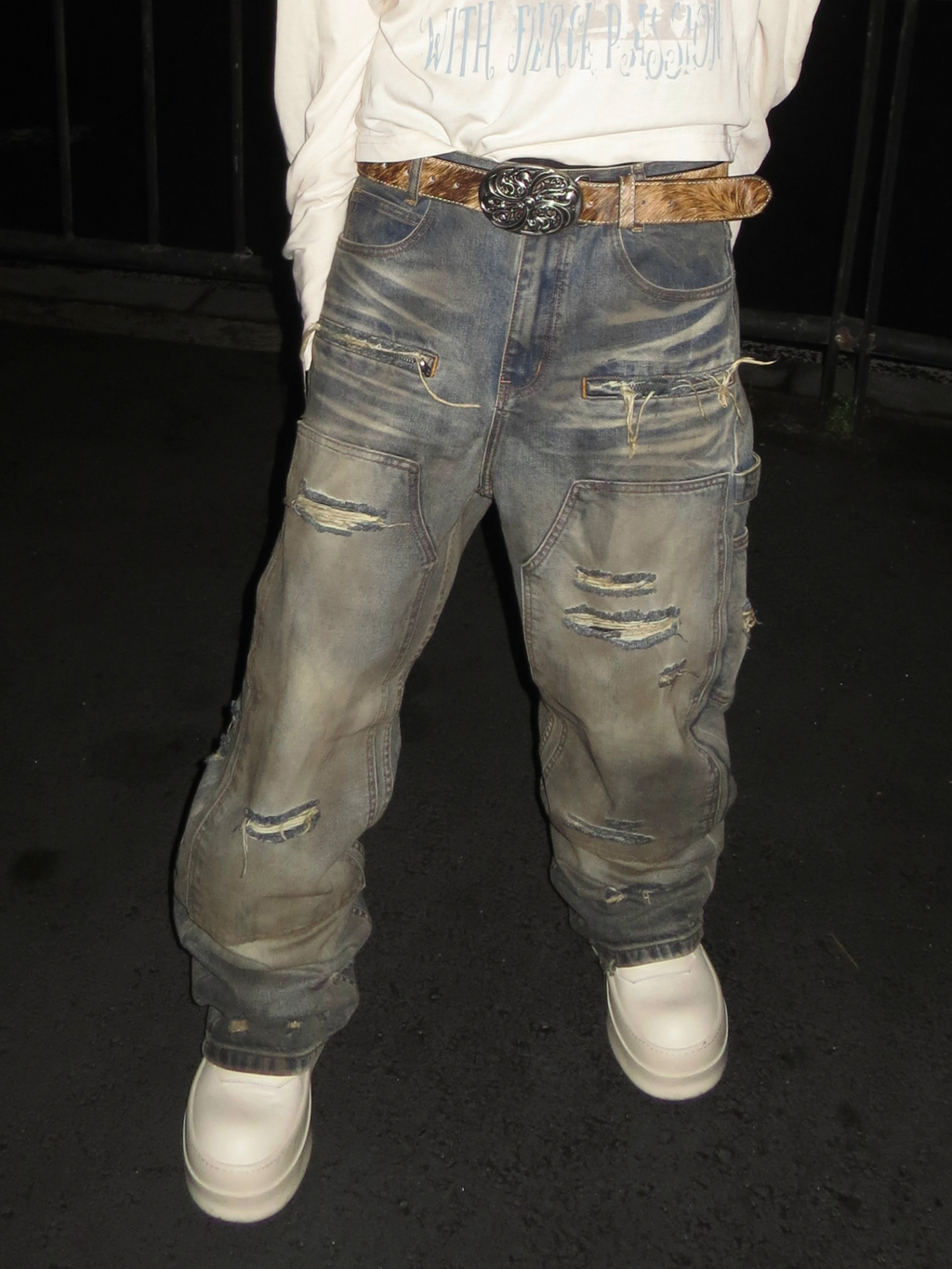 TH4SWE Distressed Heavy-Wash Wide-Leg Jeans