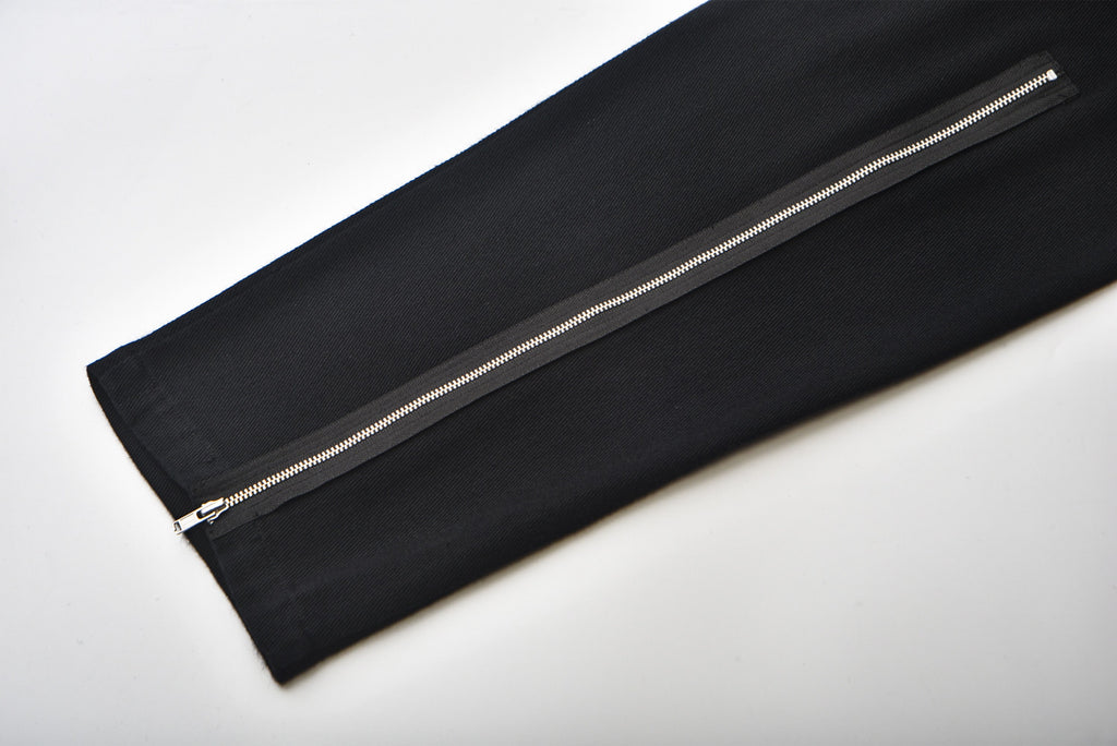 VENTUREK Distressed Zippered-Hem Slogan Slim Pants