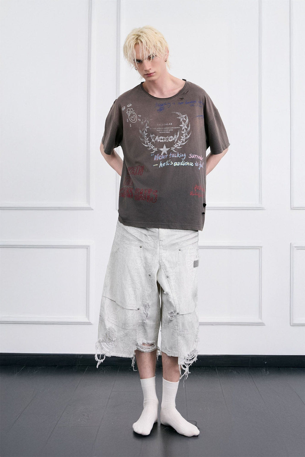 FACEONLAB Punk Graffiti Diamond Distressed T-Shirt