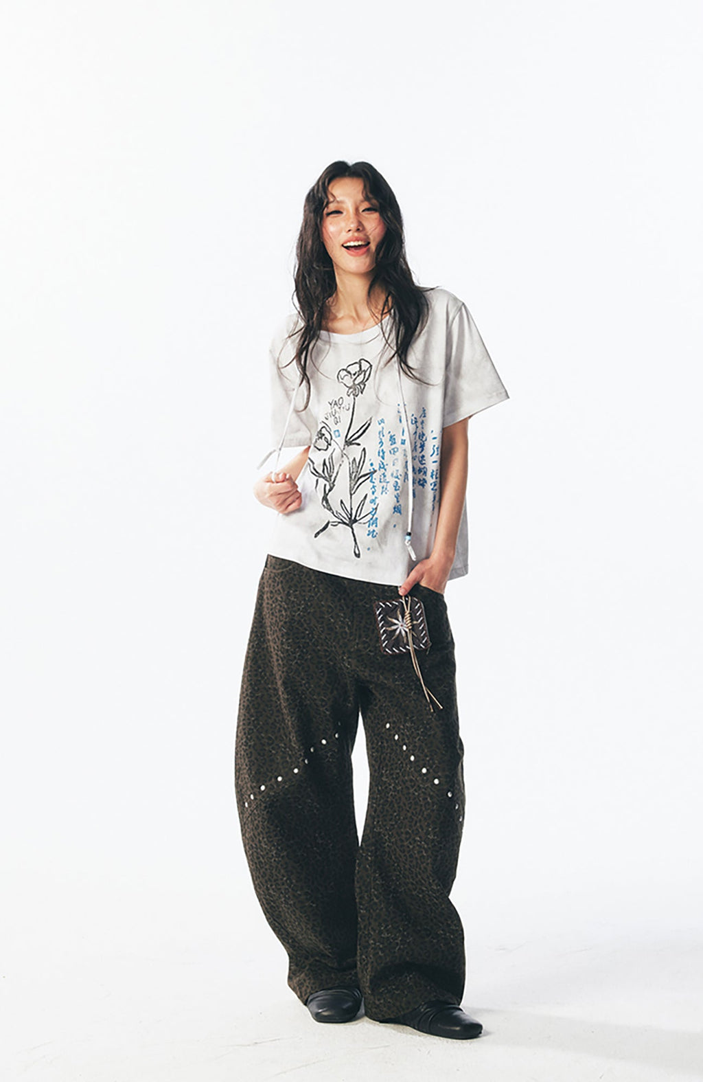 1997 POSTOFFICE Floral Script Graphic T-Shirt