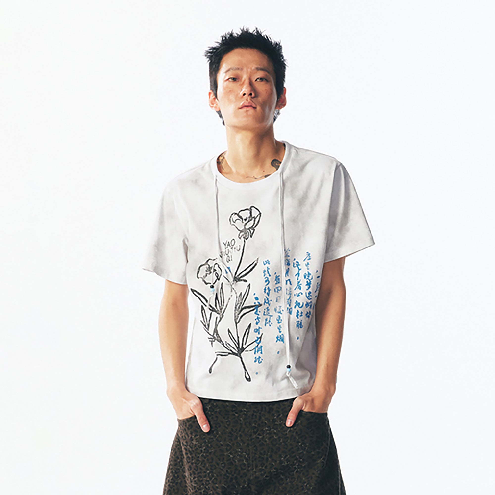 1997 POSTOFFICE Floral Script Graphic T-Shirt