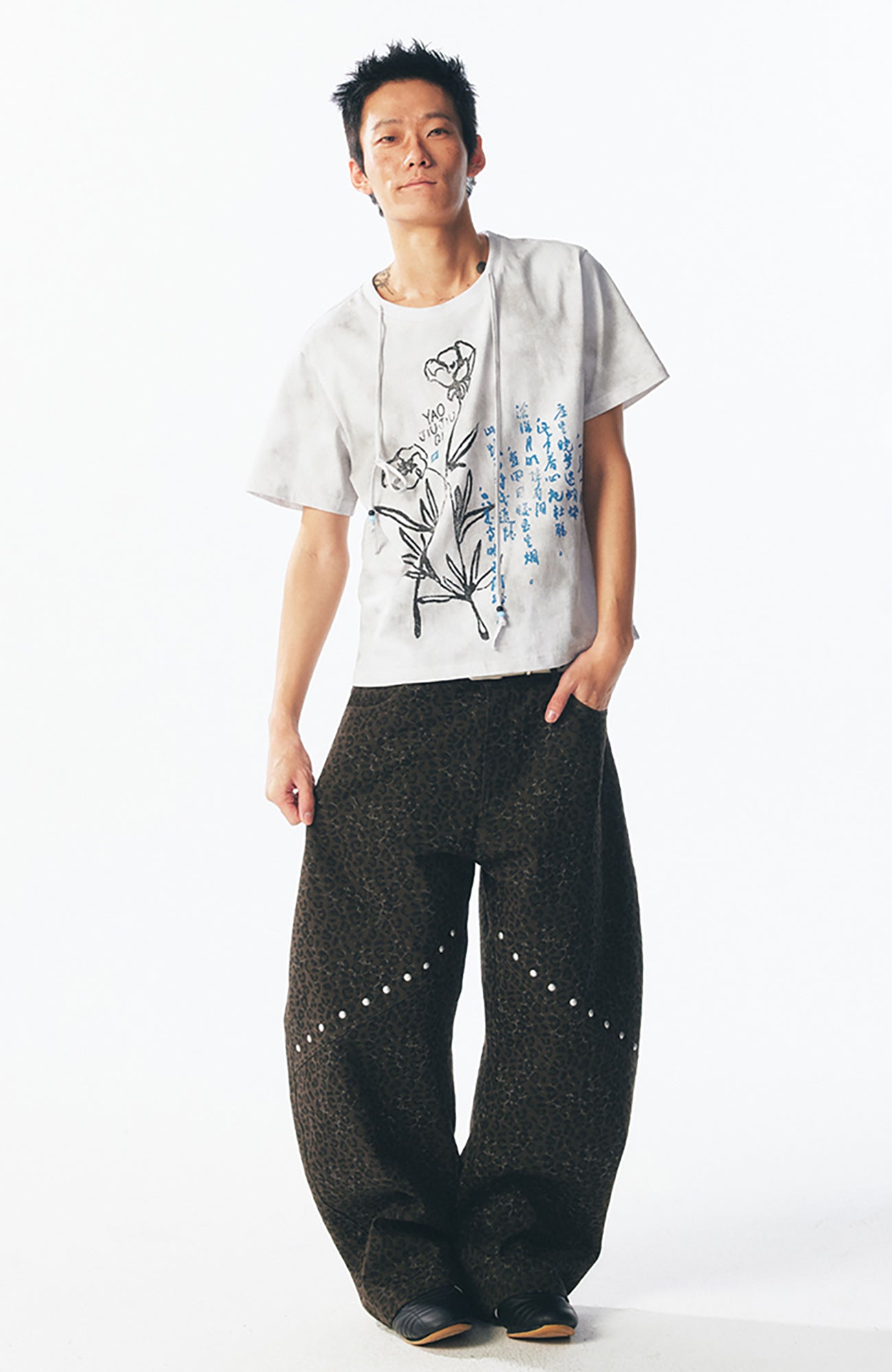 1997 POSTOFFICE Floral Script Graphic T-Shirt