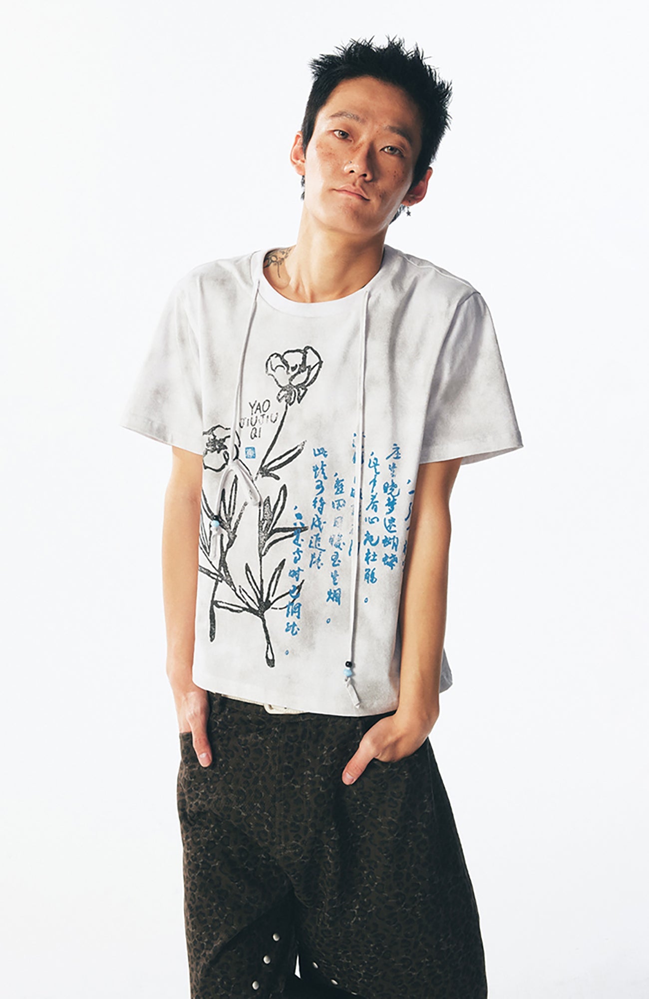 1997 POSTOFFICE Floral Script Graphic T-Shirt