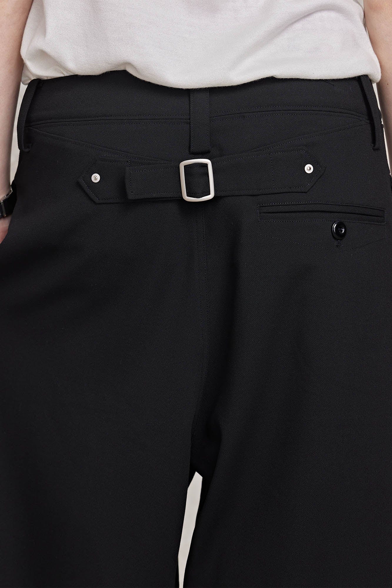 FACEONLAB Retro Pleated Raw-Edge Shorts